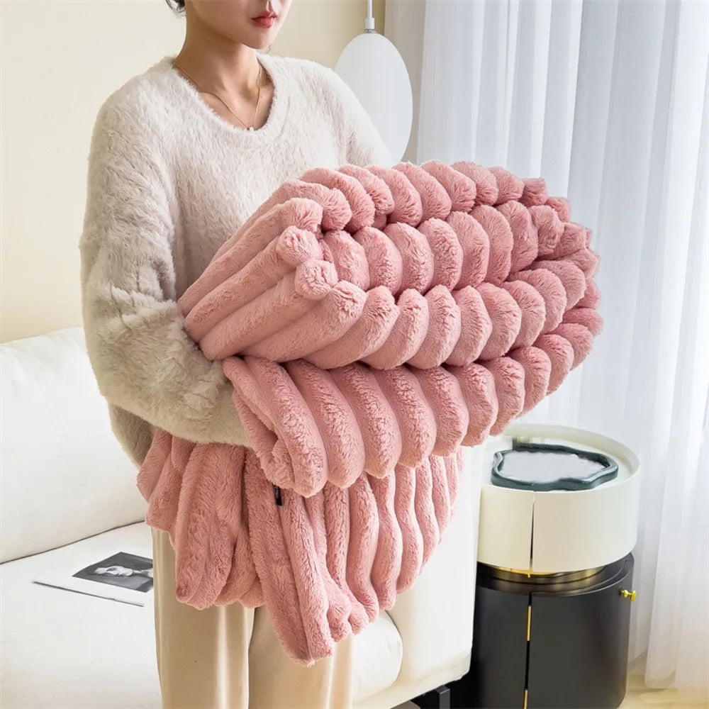 Thick Cotton Blanket – Super Warm & Cozy for Winter
Luxurious handmade blanket, perfect for cold nights. Soft and breathable cotton material, offers warmth and style in any bedroom or living room.